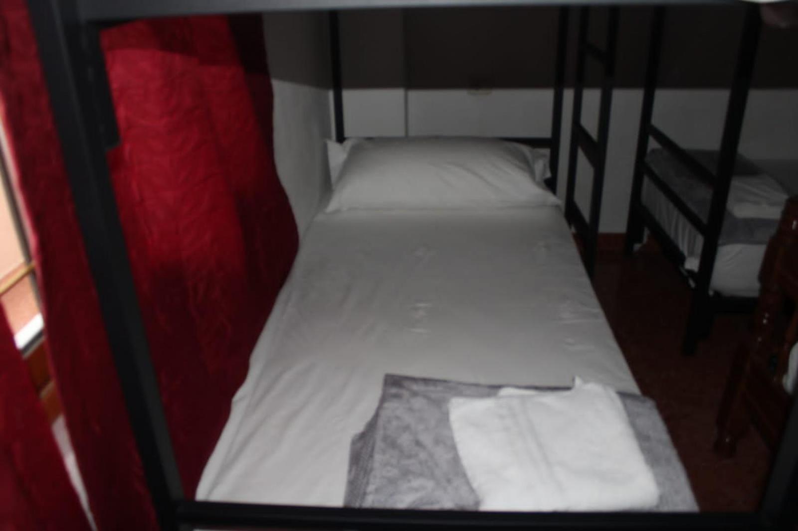 Crew Hostel ティラナ エクステリア 写真